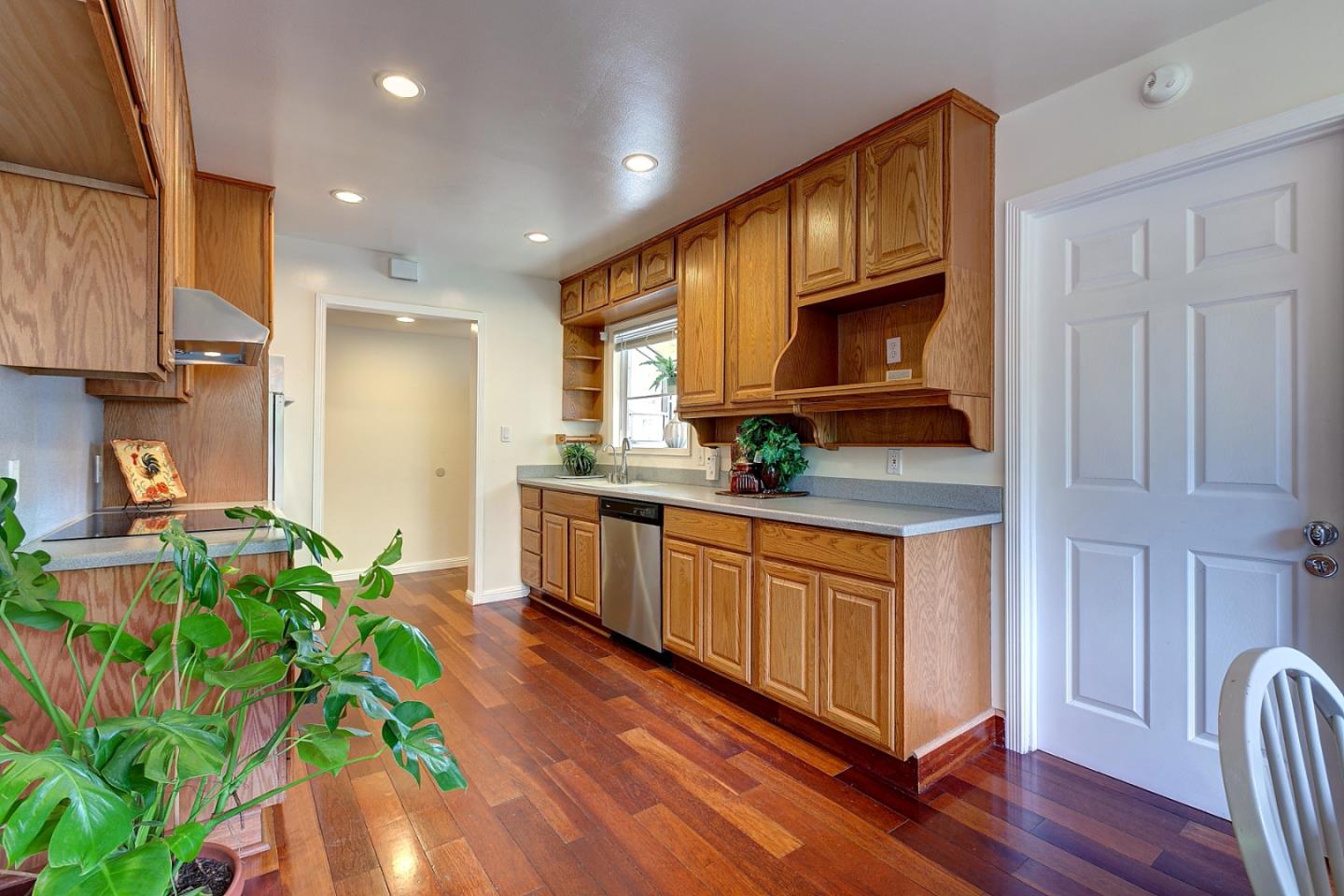 4577 Doyle Road San Jose, CA 95129 - Photo 11 of 22 Gallery Image 11