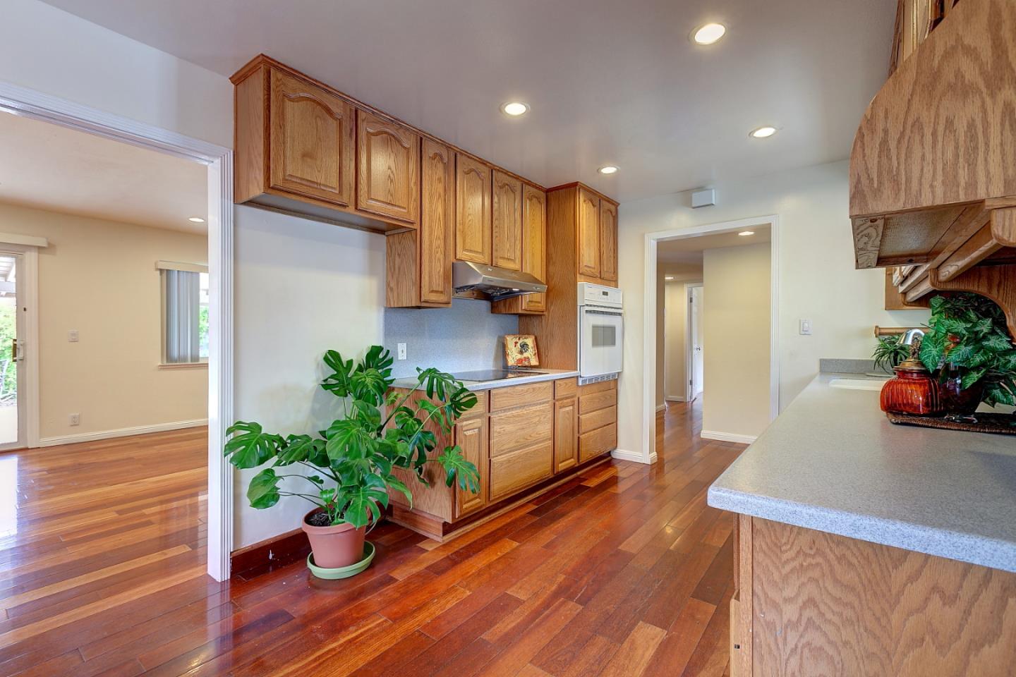 4577 Doyle Road San Jose, CA 95129 - Photo 10 of 22 Gallery Image 10