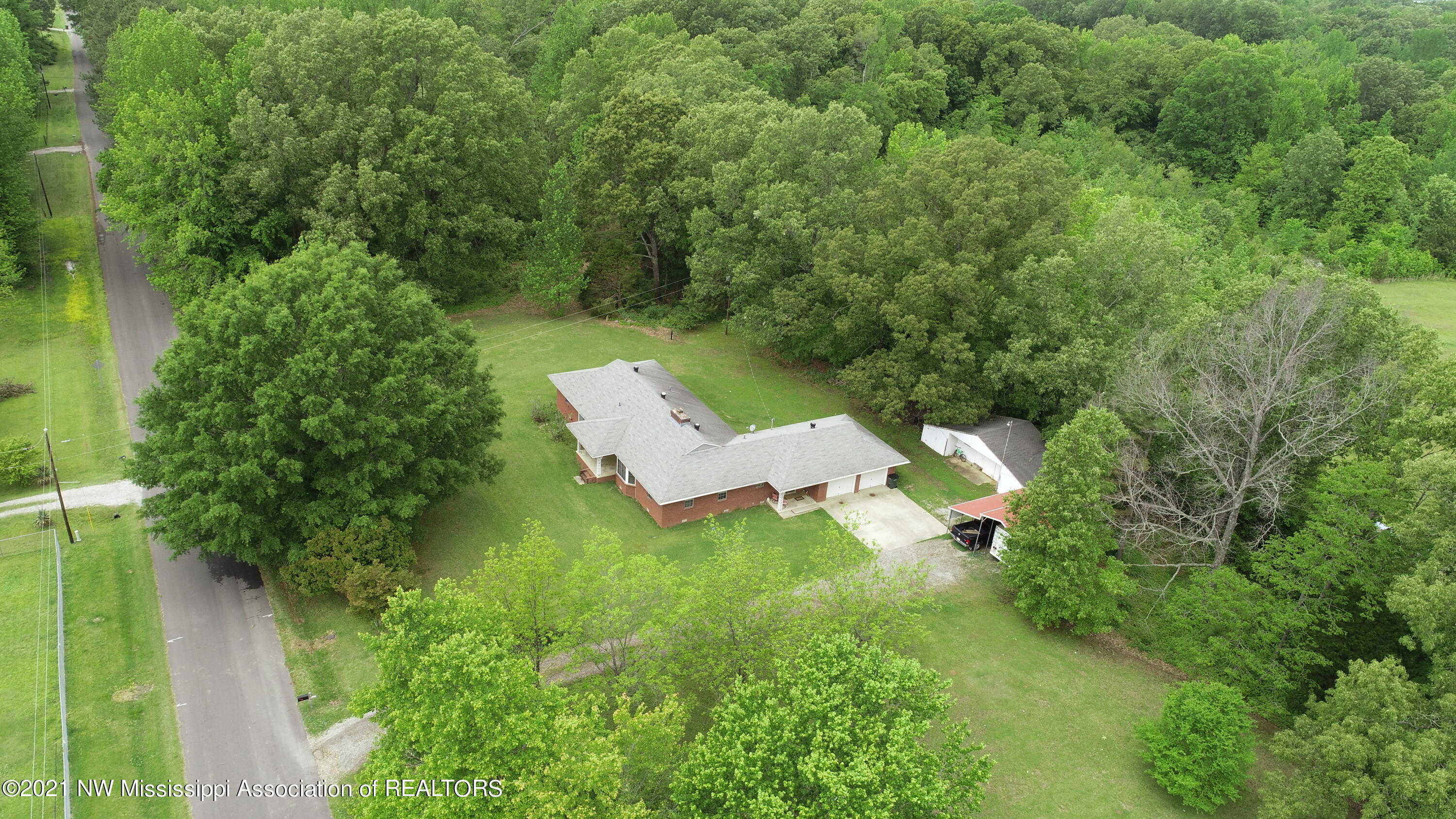 28 Oak Road Byhalia, MS 38611 - Photo 1 of 22 DJI_0004
