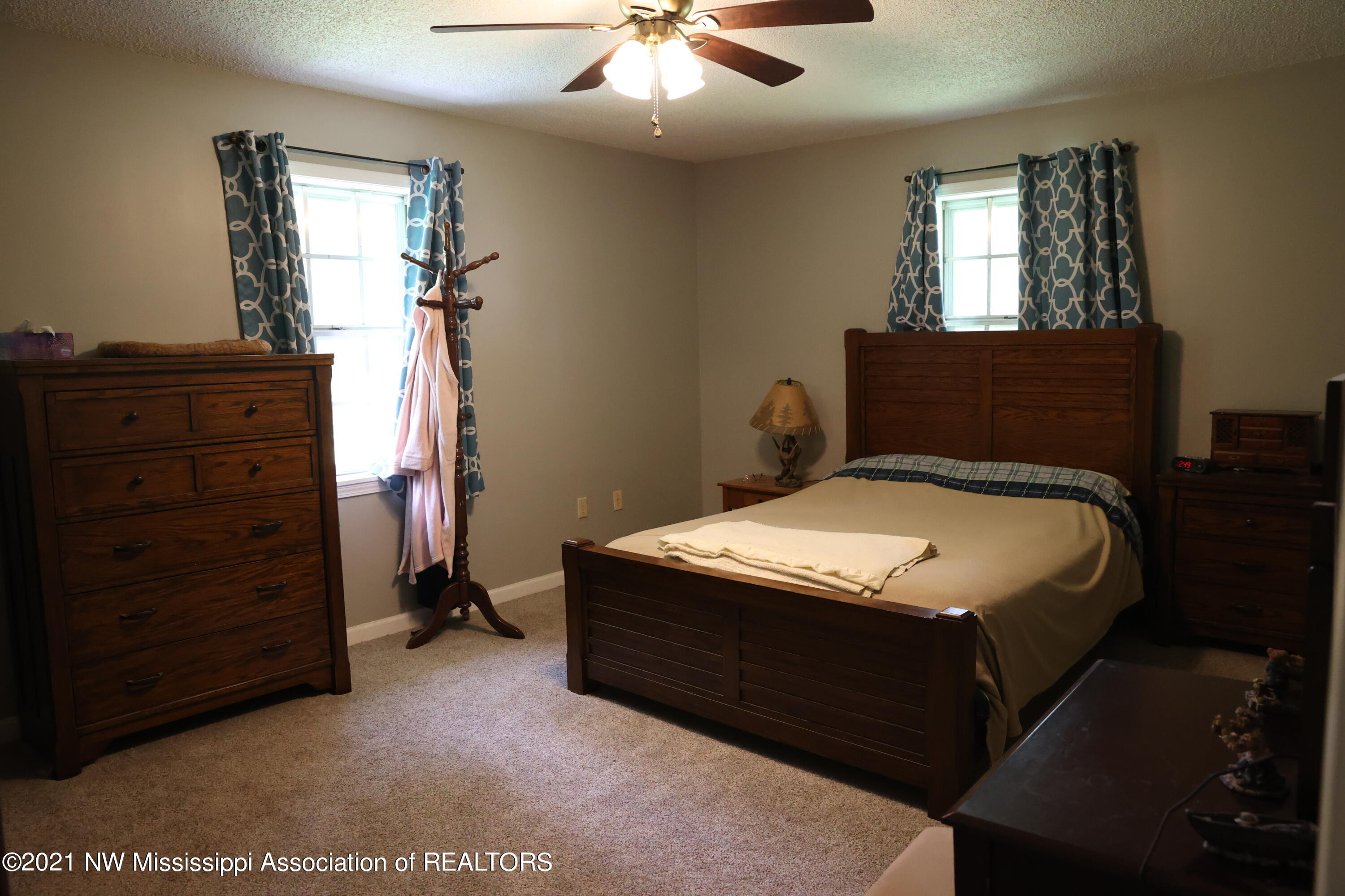 28 Oak Road Byhalia, MS 38611 - Photo 3 of 22 Master Bedroom