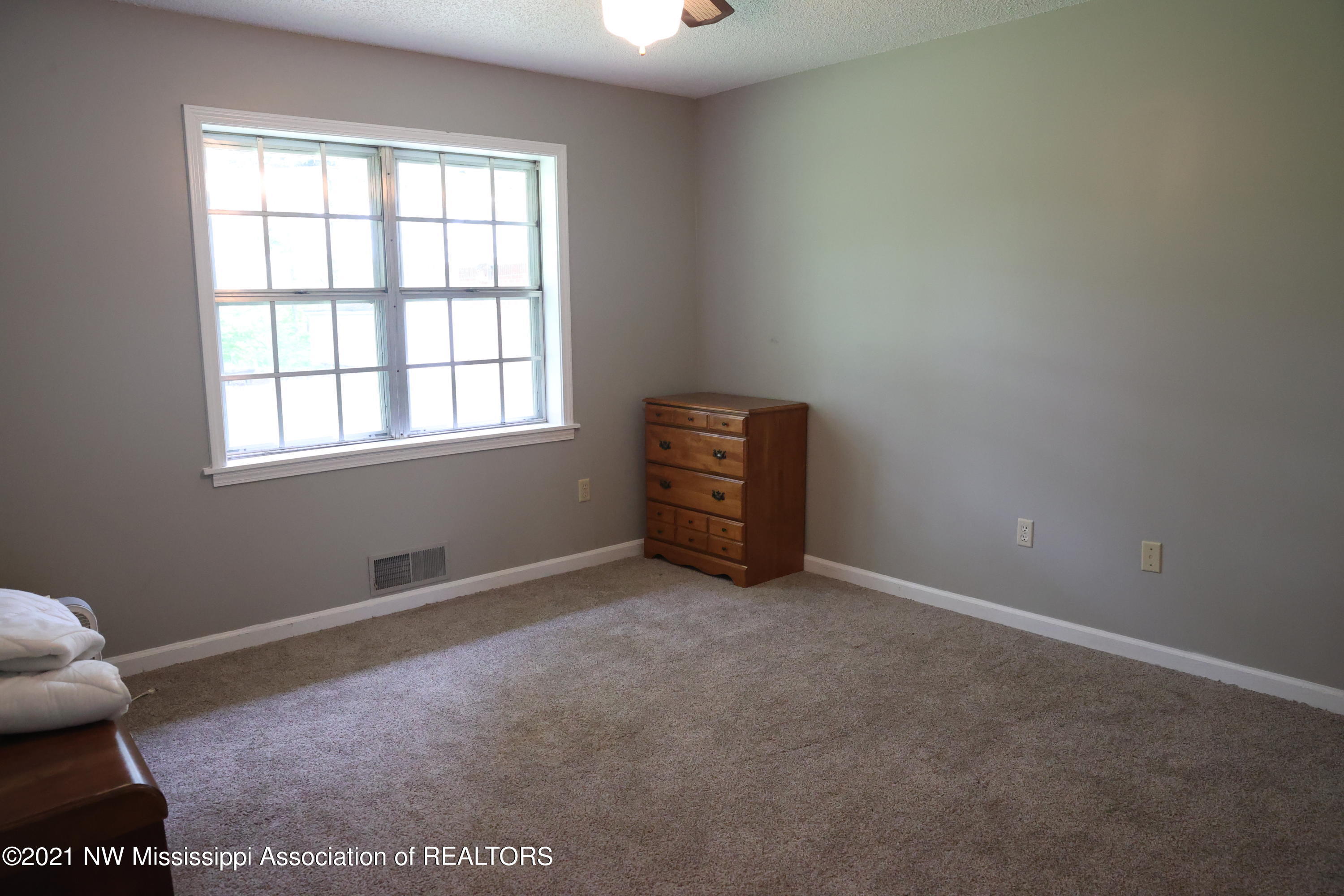 28 Oak Road Byhalia, MS 38611 - Photo 8 of 22 Bedroom3