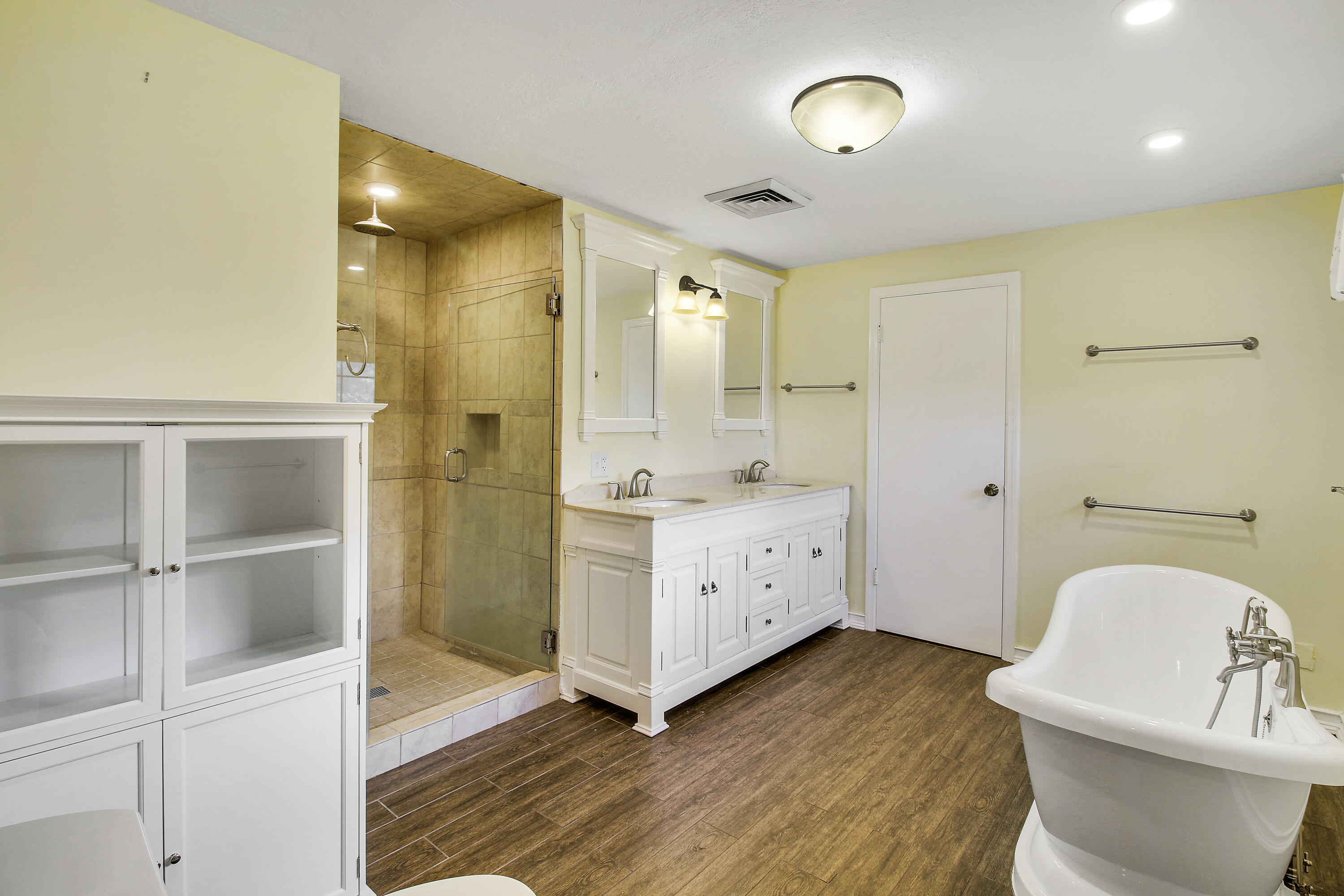 5673 Old Orange Road Jupiter, FL 33458 - Photo 33 of 49 Upstairs Bathroom