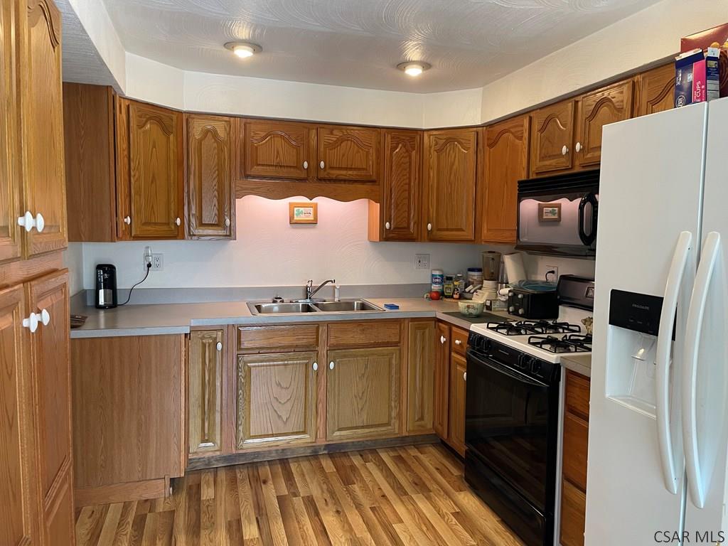 256 Hershberger Road Johnstown, PA 15905 - Photo 4 of 36