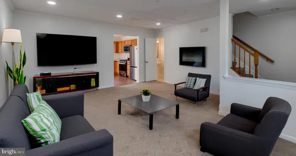 $2,400 | 2502 Regal Place, Waldorf, MD 20601