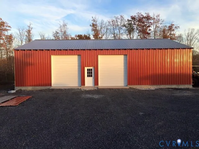 a view of backyard with a tv
