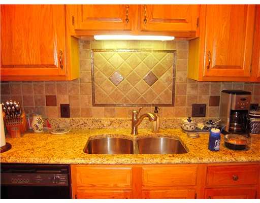 172 Knoch Road Saxonburg, PA 16056 - Photo 5 of 16 Kitchen.