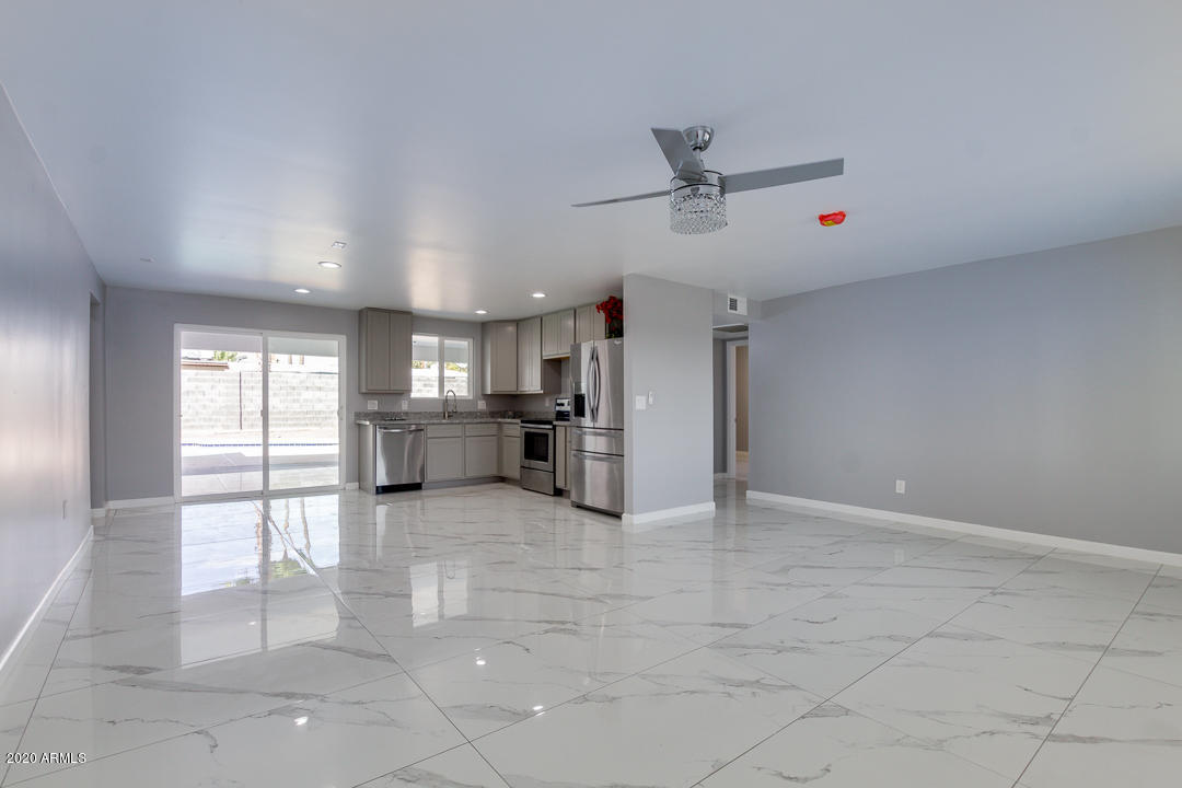 2610 East Danbury Road Phoenix, AZ 85032 - Photo 5 of 37 06-Danbury