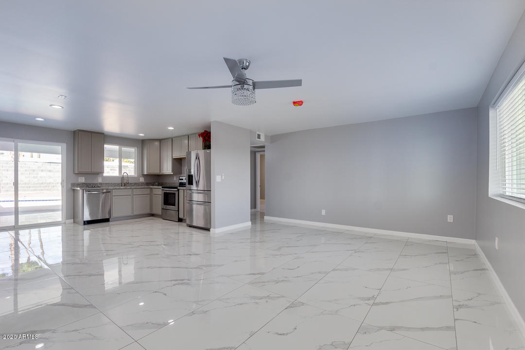2610 East Danbury Road Phoenix, AZ 85032 - Photo 6 of 37 07-Danbury