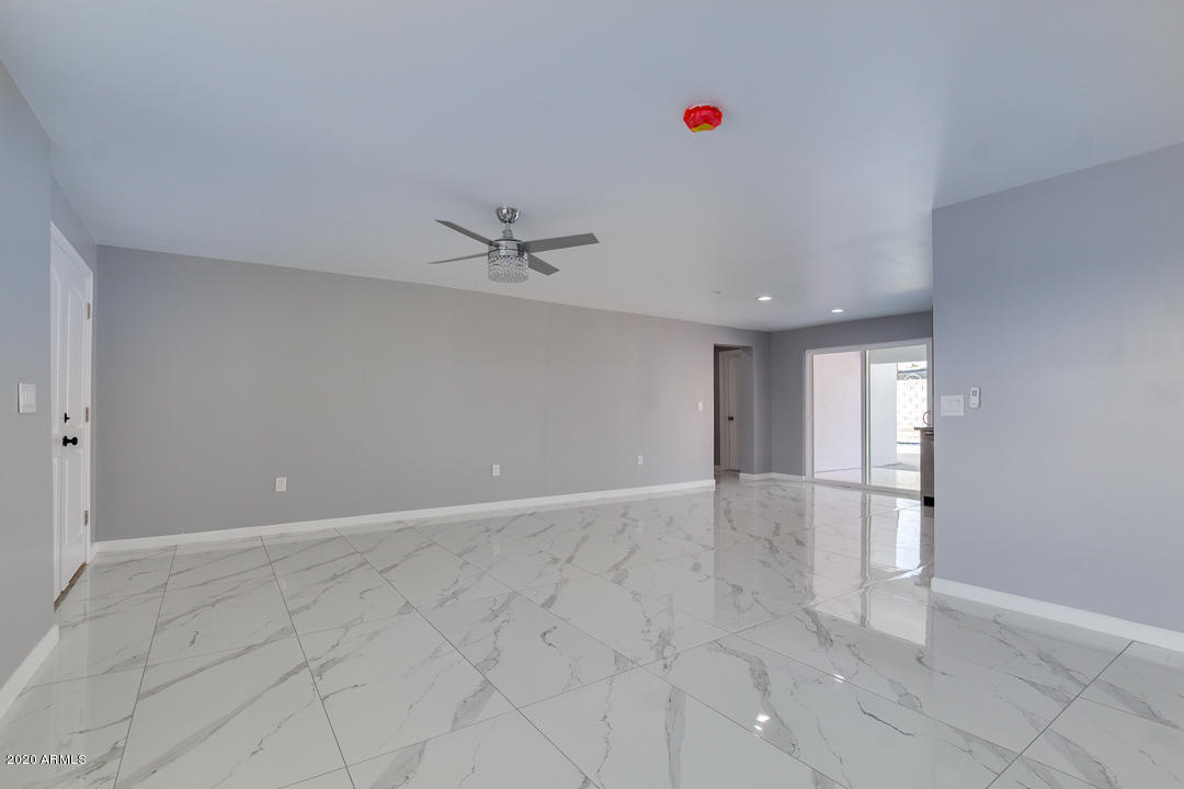 2610 East Danbury Road Phoenix, AZ 85032 - Photo 9 of 37 10-Danbury