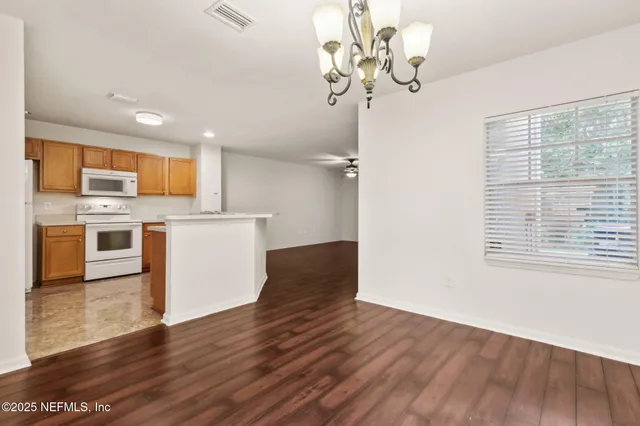 $201,900 | 8550 Argyle Business Loop, Unit 906, Jacksonville, FL 32244