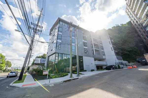 $2,700 | 8621 River Road, Unit 3D, North Bergen, NJ 07047