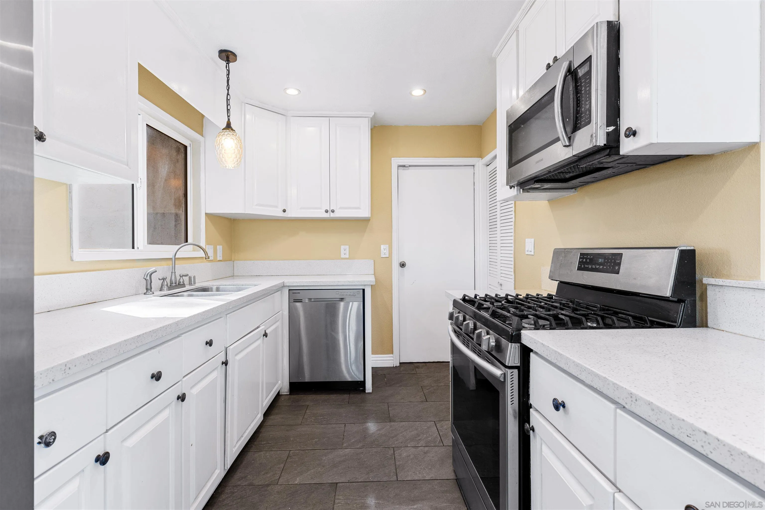 8808 Leigh Avenue Spring Valley, CA 91977 - Photo 18 of 43