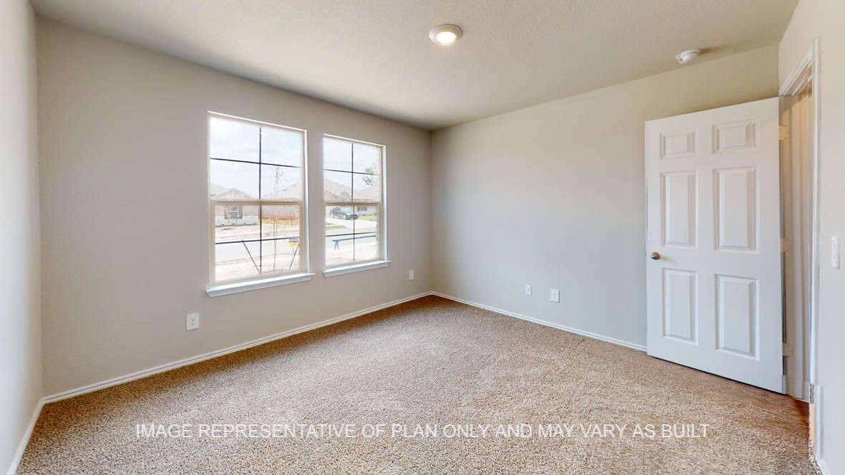 5660 Drake Drive Orange, TX 77632 - Photo 11 of 15 an empty room with windows