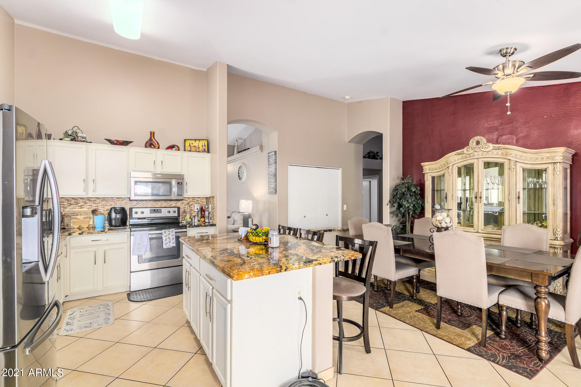 12554 West Hearn Road El Mirage, AZ 85335 - Photo 16 of 40 0016-16 - Hearn