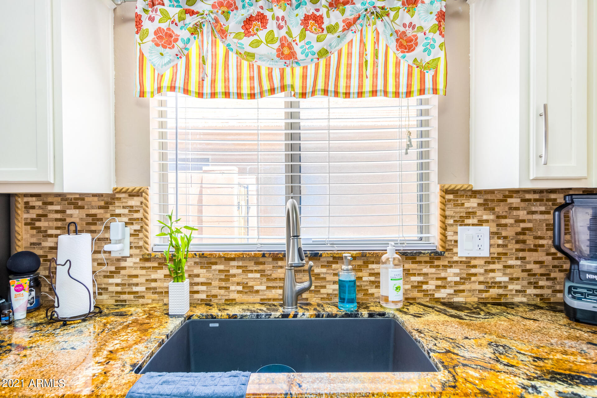 12554 West Hearn Road El Mirage, AZ 85335 - Photo 17 of 40 0017-17 - Hearn