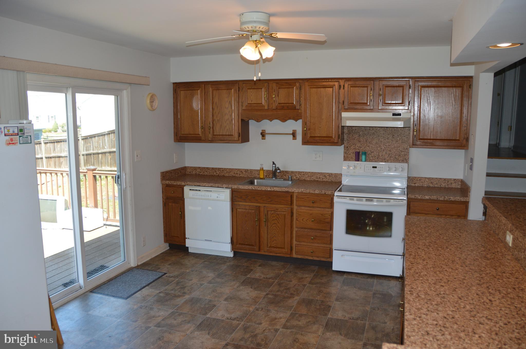 764 Washington Road Westminster, MD 21157 - Photo 3 of 22 Kitchen - Alt view