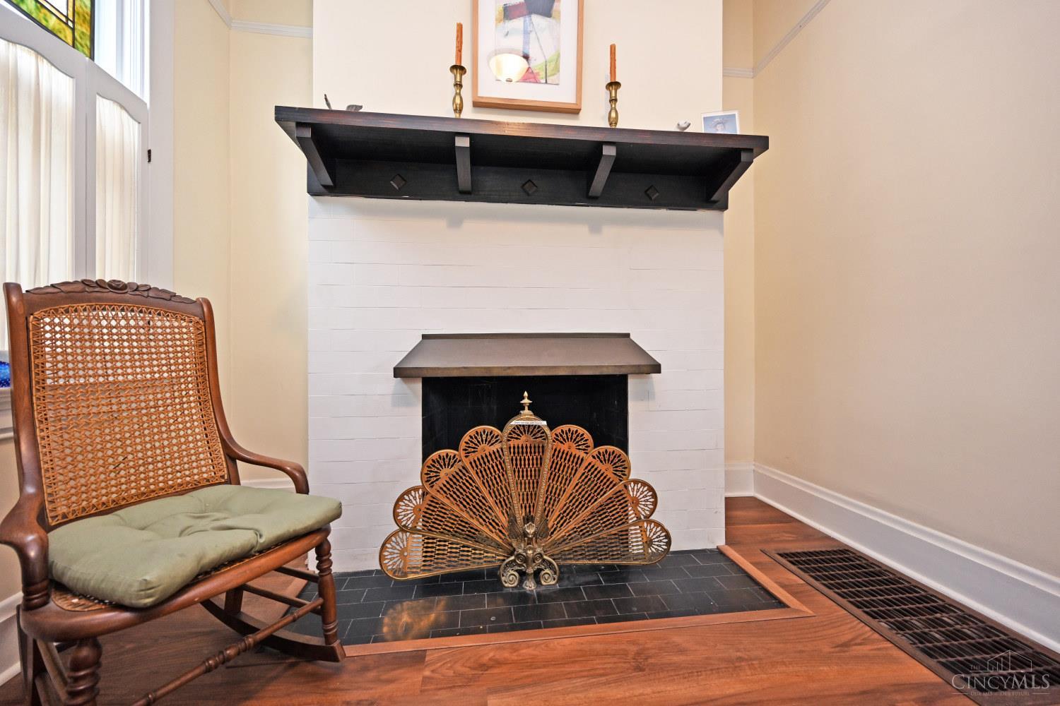 637 Riddle Road Cincinnati, OH 45220 - Photo 9 of 43 Gallery Image 9