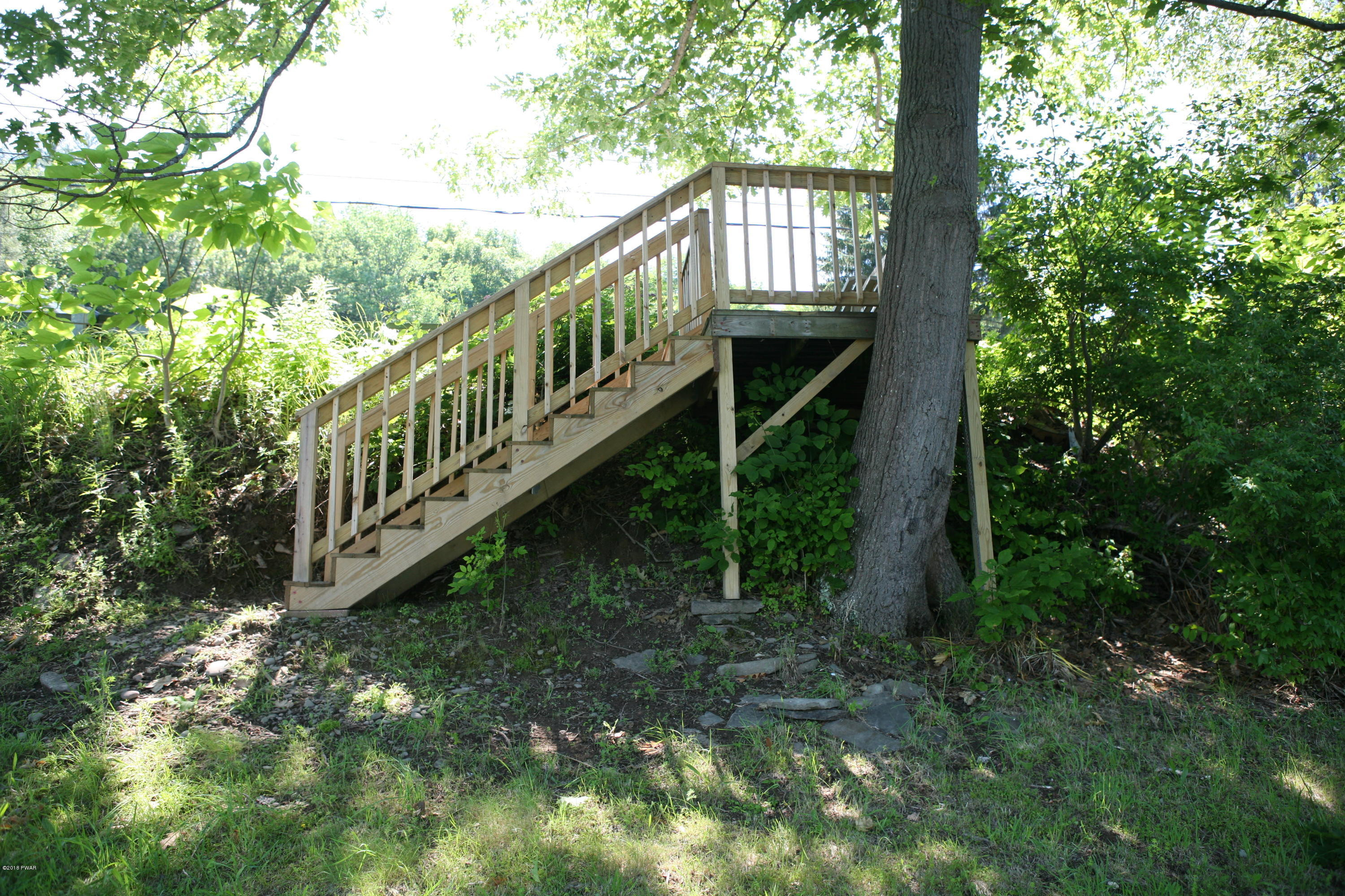 2573 River Road Damascus, PA 18415 - Photo 4 of 25 Steps to the river