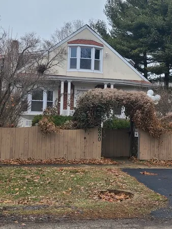 $399,000 | 630 Whitney Avenue, Winthrop Harbor, IL 60096