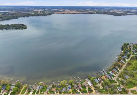 $1,595,000 | 1904 Barber Drive, Stoughton, WI 53589