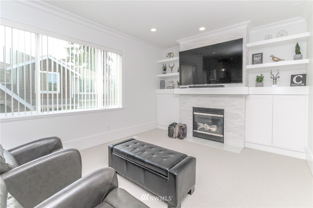 1905 Aberdeen Avenue Northeast Renton, WA 98056 - Photo 6 of 15 Gallery Image 6