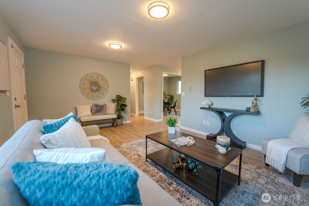 12419 Southeast Petrovitsky Road Renton, WA 98058 - Photo 10 of 20 Gallery Image 10