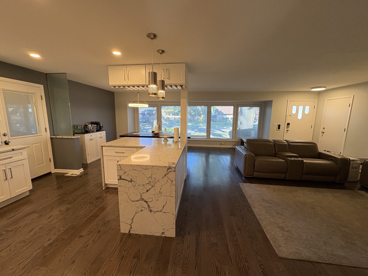 1100 Potter Road Park Ridge, IL 60068 - Photo 20 of 49 a living room with furniture and a large window