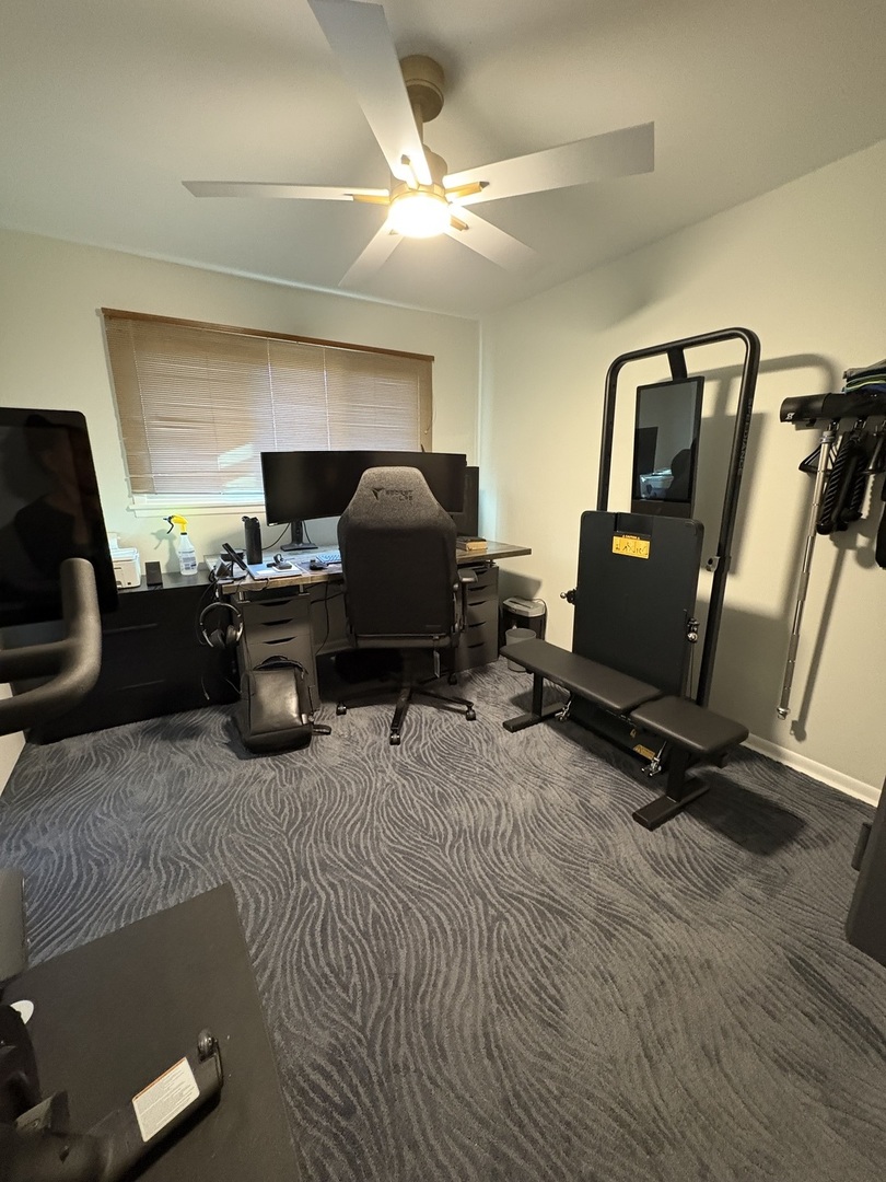 1100 Potter Road Park Ridge, IL 60068 - Photo 22 of 49 a living room with furniture