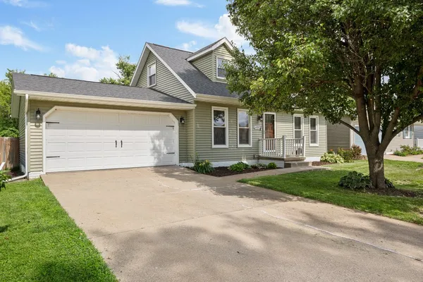 $249,900 | 6405 North Hazelwood Avenue, Davenport, IA 52806