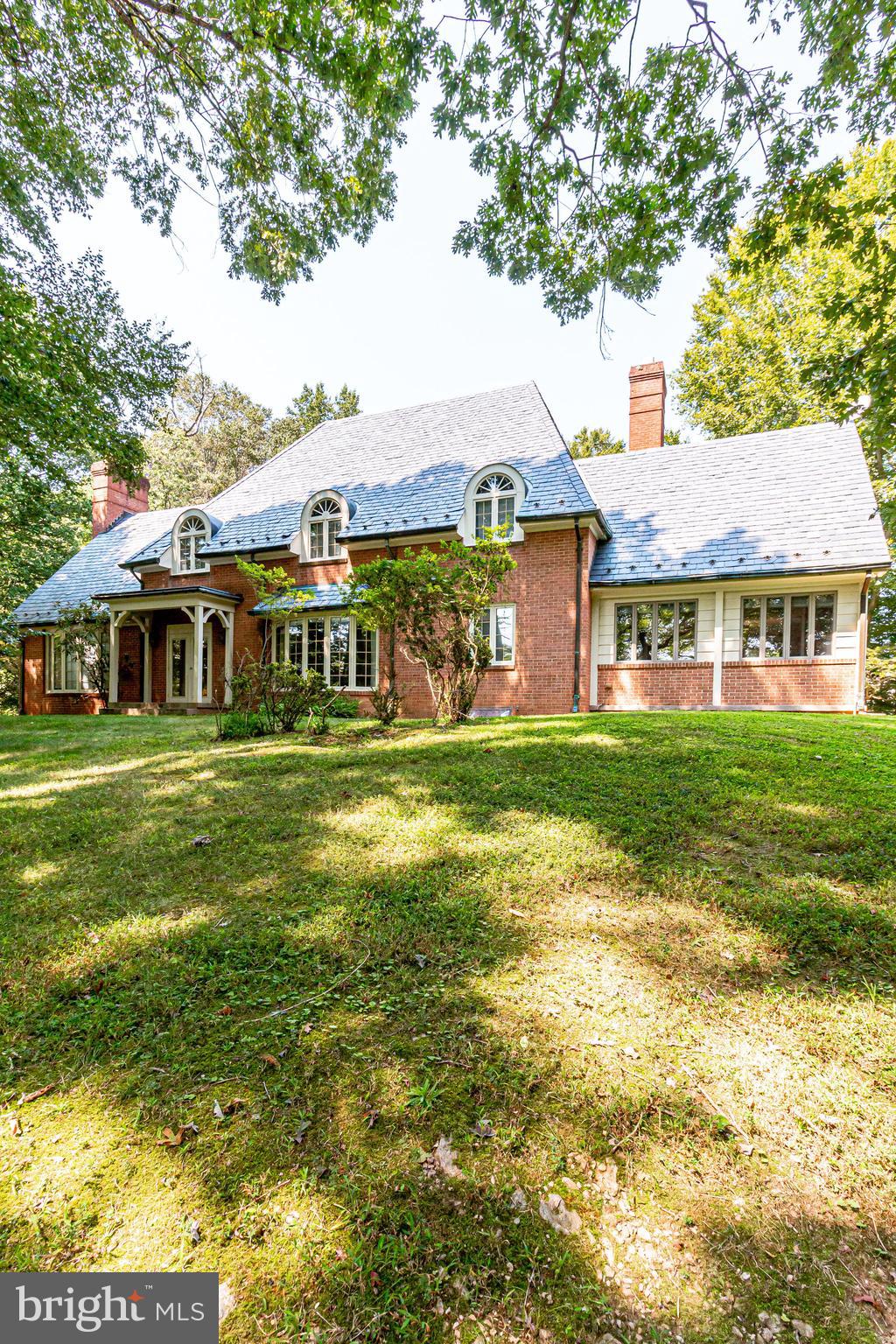 637 River Bend Road Great Falls, VA 22066 - Photo 7 of 40