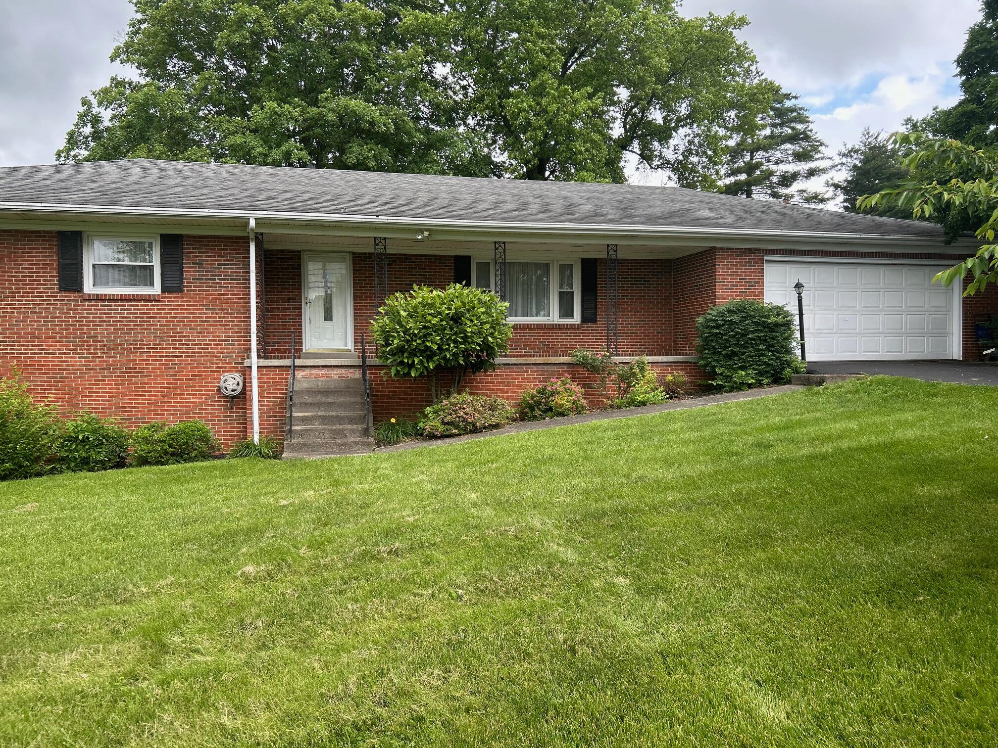 407 Clintonville Road Paris, KY 40361 - Photo 4 of 54 IMG_0855