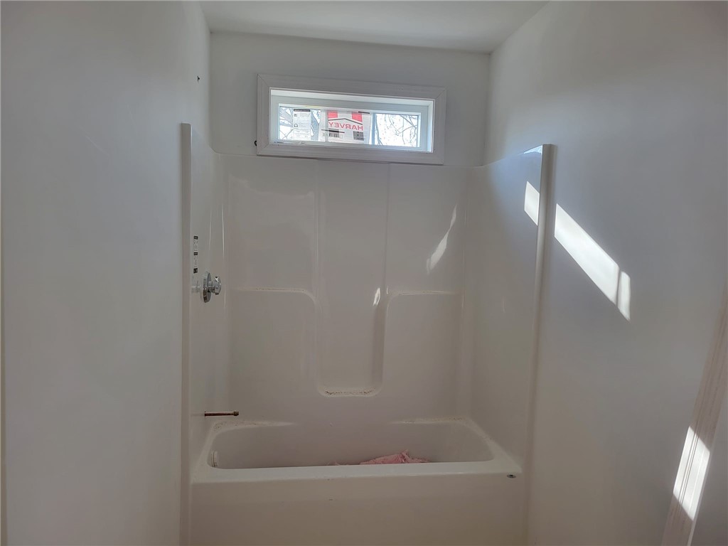 76 Bradford Road Westerly, RI 02808 - Photo 8 of 11 Gallery Image 8