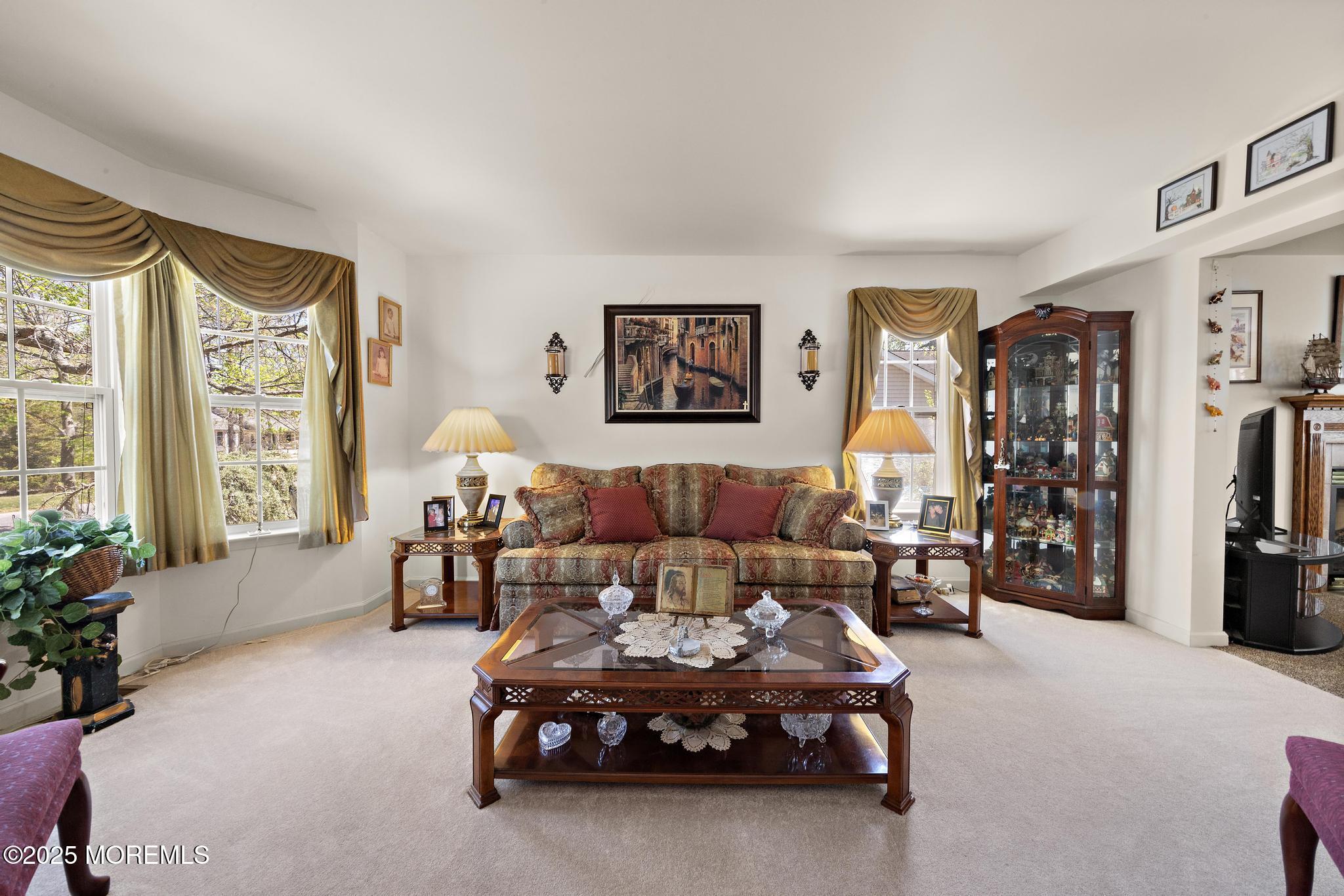 191 Willets Avenue Little Egg Harbor, NJ 08087 - Photo 21 of 49 Family room!