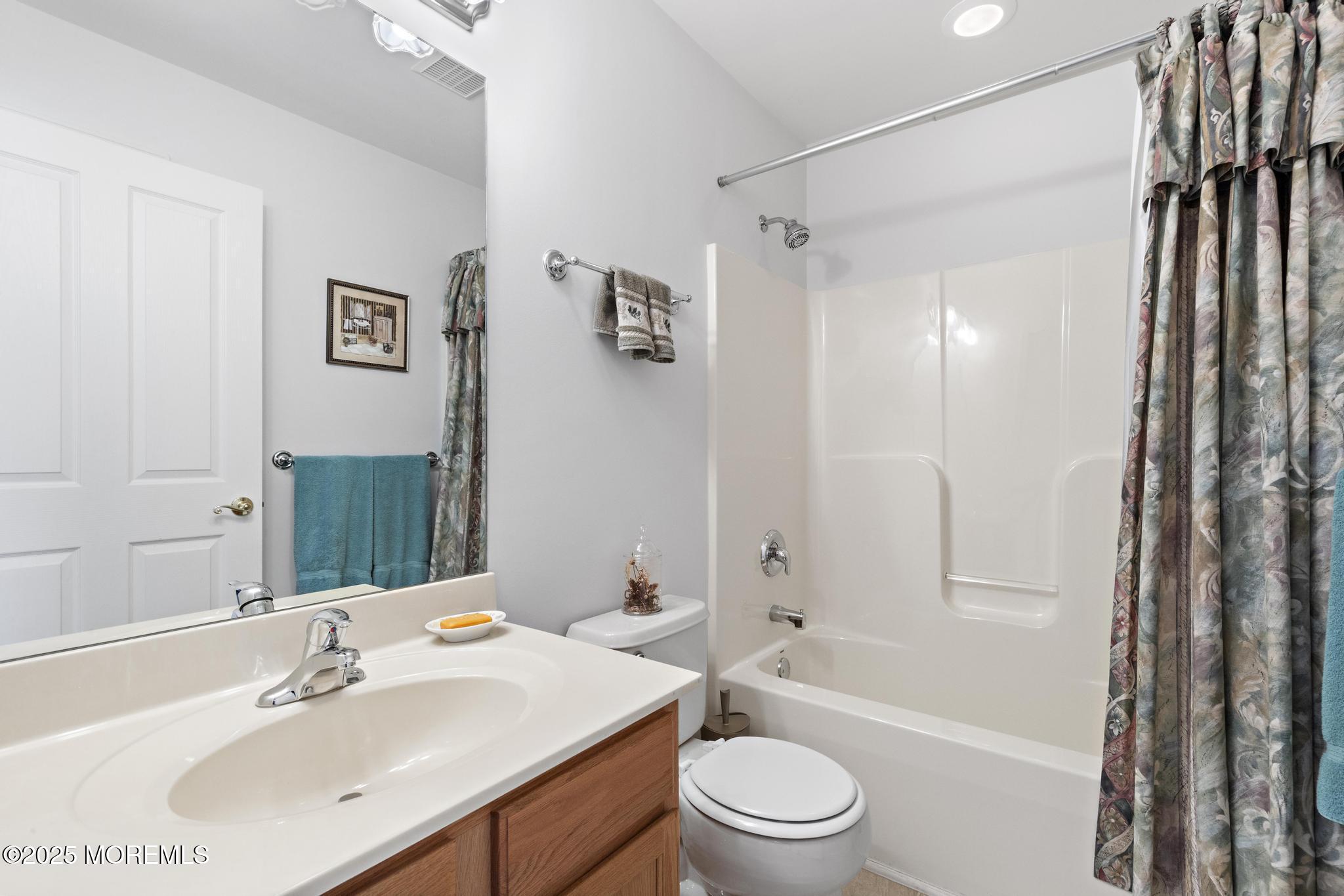 191 Willets Avenue Little Egg Harbor, NJ 08087 - Photo 38 of 49 2nd full bath with tub/shower