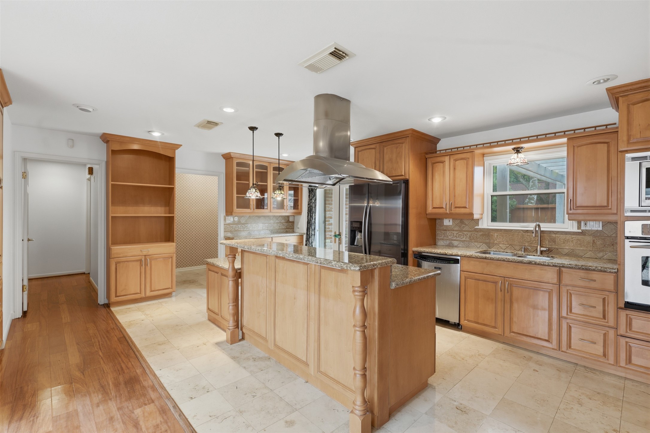 3002 Riata Lane Houston, TX 77043 - Photo 8 of 30 Kitchen