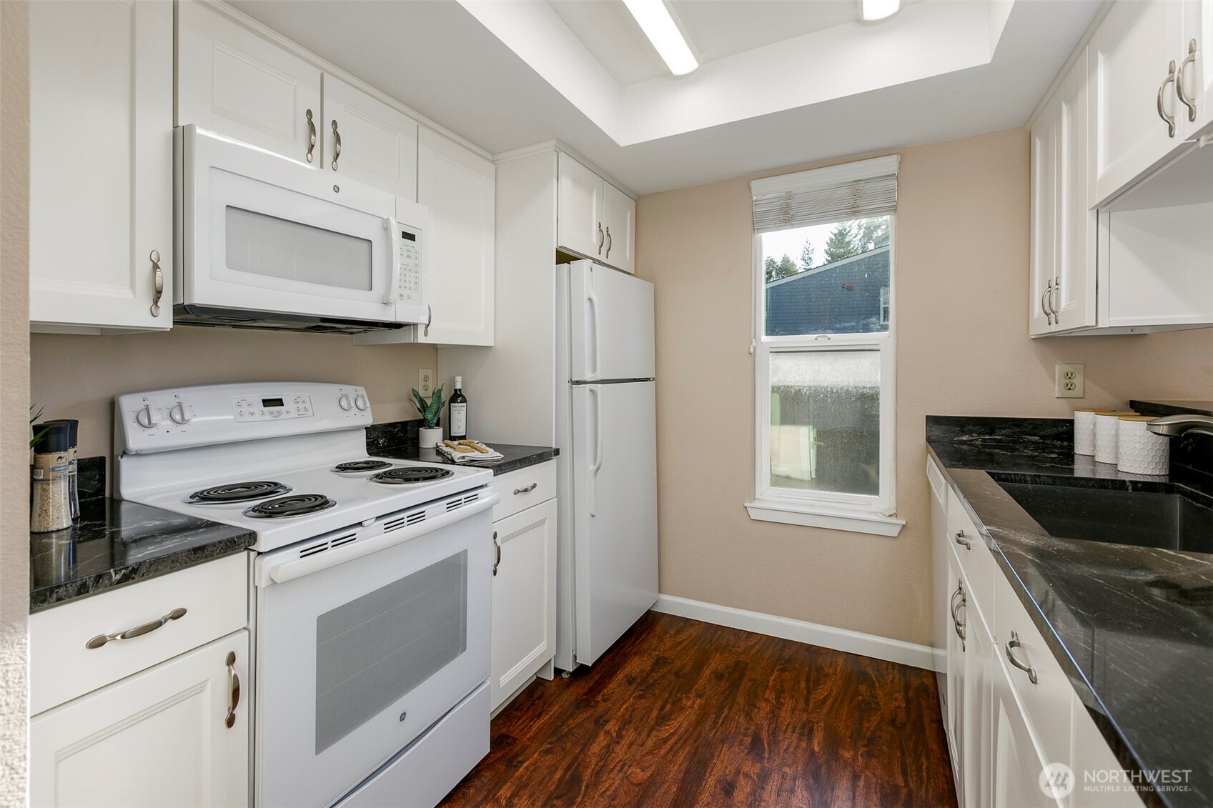 9470 Red-wood Road Northeast, Unit C217 Redmond, WA 98052 - Photo 9 of 19