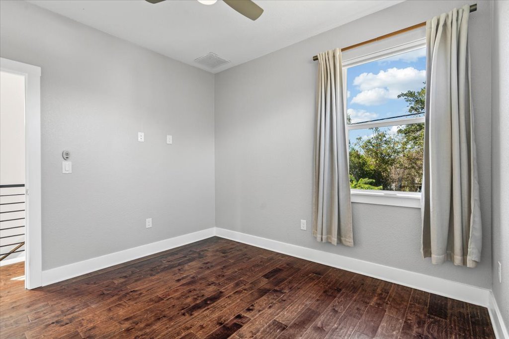 706 Short Kemp Street, Unit 2 Austin, TX 78741 - Photo 18 of 36