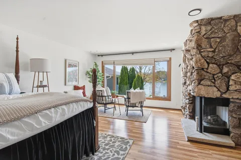 $1,299,000 | N29W27397 Peninsula Drive, Pewaukee, WI 53072