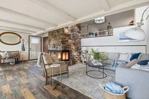 $1,299,000 | N29W27397 Peninsula Drive, Pewaukee, WI 53072