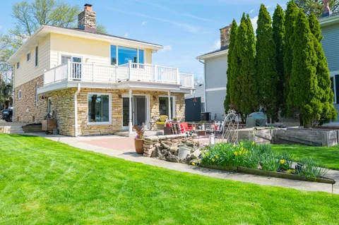 $1,299,000 | N29W27397 Peninsula Drive, Pewaukee, WI 53072