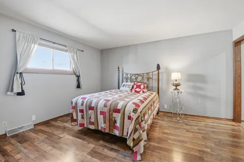 $1,299,000 | N29W27397 Peninsula Drive, Pewaukee, WI 53072