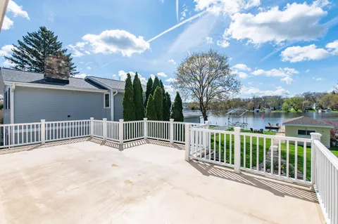 $1,299,000 | N29W27397 Peninsula Drive, Pewaukee, WI 53072