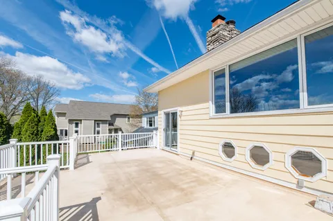 $1,299,000 | N29W27397 Peninsula Drive, Pewaukee, WI 53072