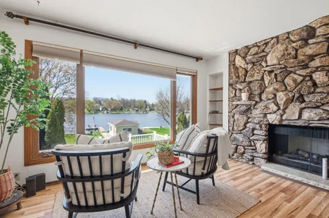 $1,299,000 | N29W27397 Peninsula Drive, Pewaukee, WI 53072
