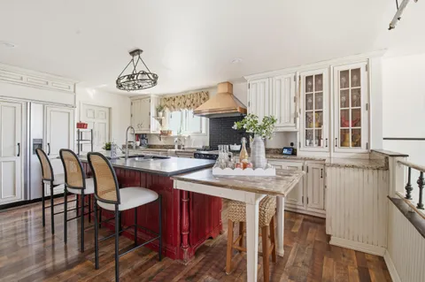 $1,299,000 | N29W27397 Peninsula Drive, Pewaukee, WI 53072