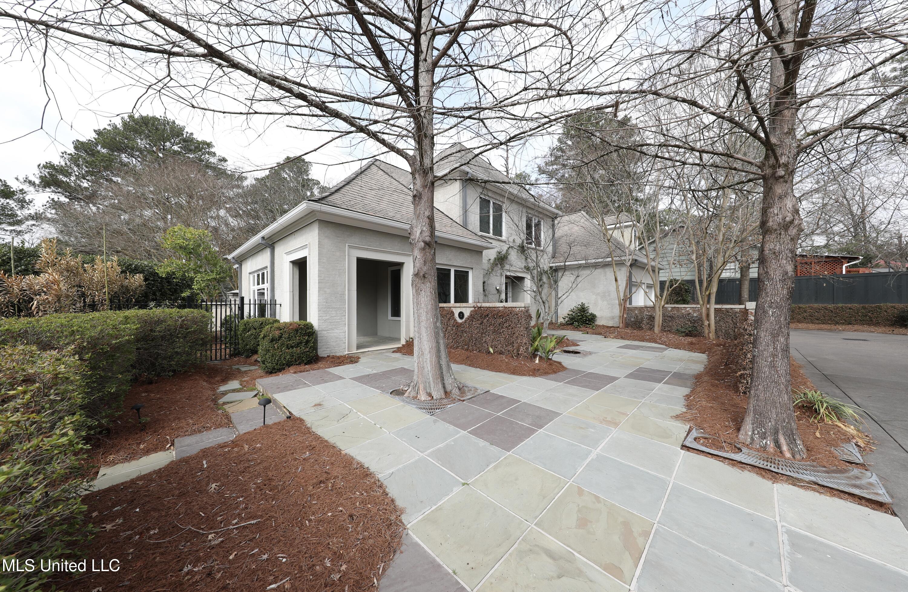 2 Waterstone Place Jackson, MS 39211 - Photo 3 of 81 3