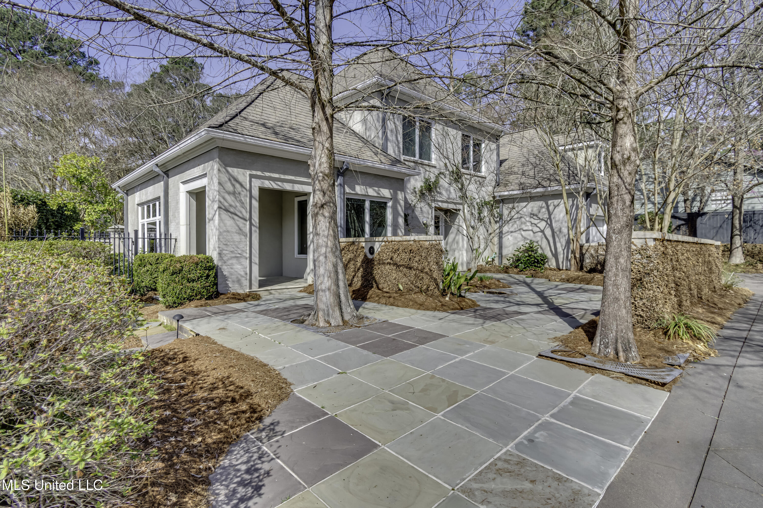 2 Waterstone Place Jackson, MS 39211 - Photo 5 of 81 5