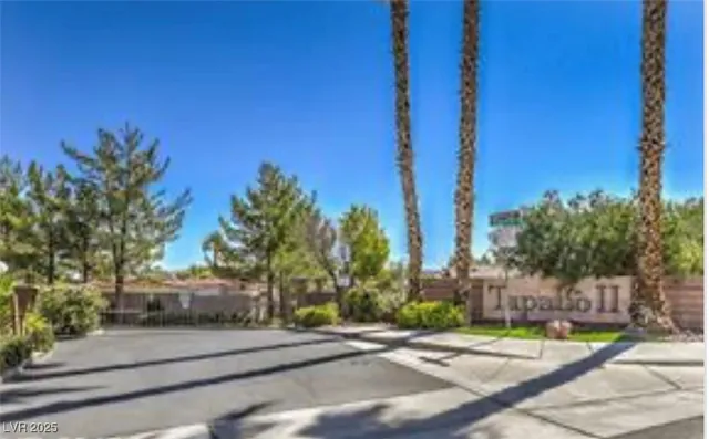 $355,000 | 390 Rosado Springs Street, Henderson, NV 89014