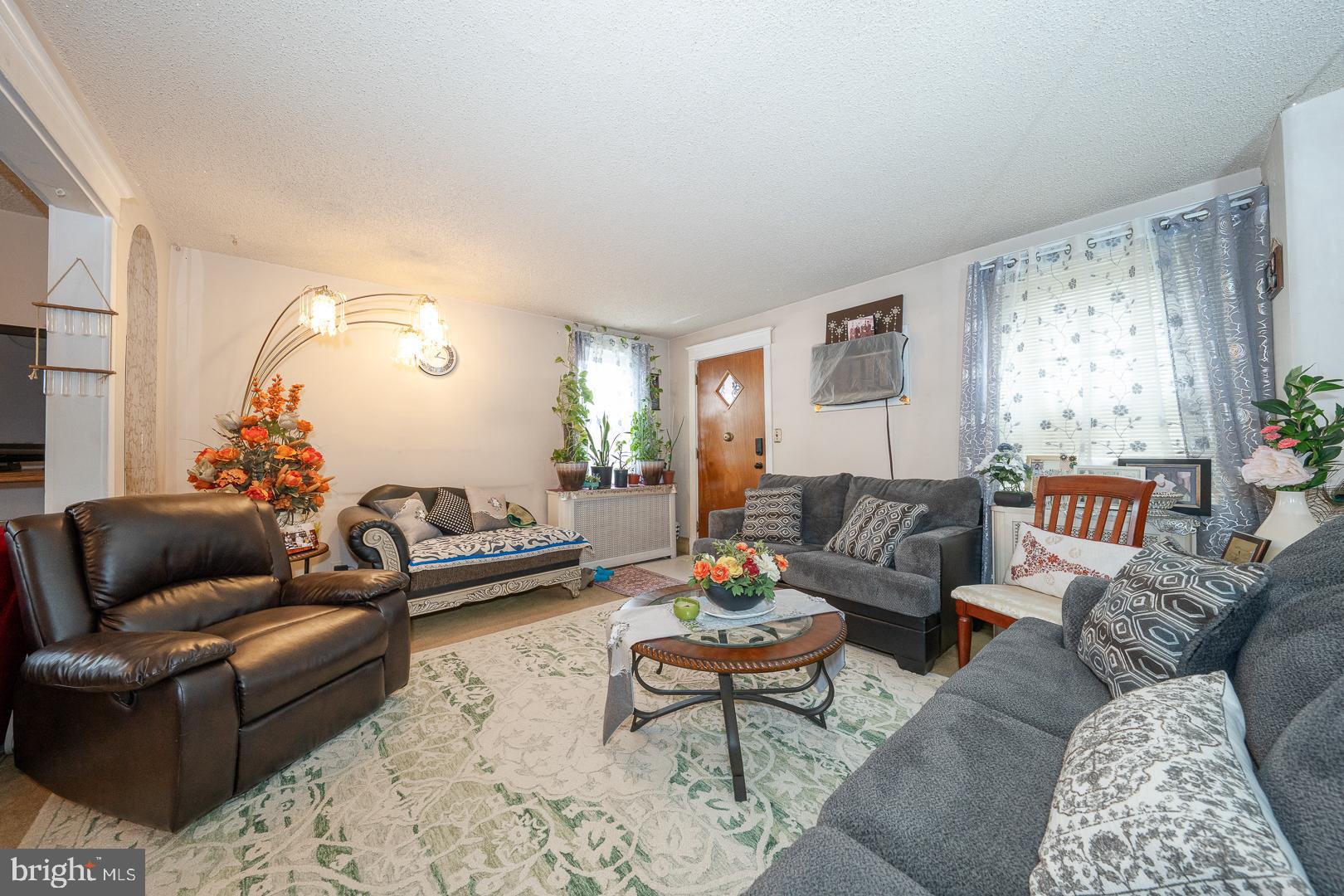 7278 Bradford Road Upper Darby, PA 19082 - Photo 7 of 26
