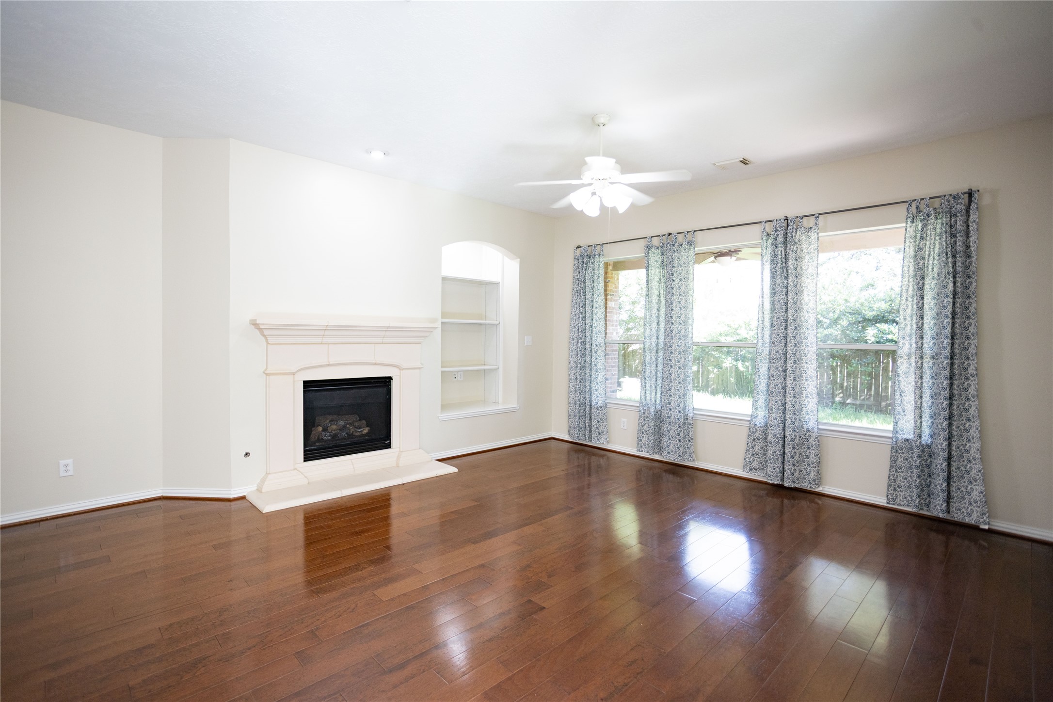 80 West Frontera Circle Spring, TX 77382 - Photo 16 of 35 Gallery Image 16